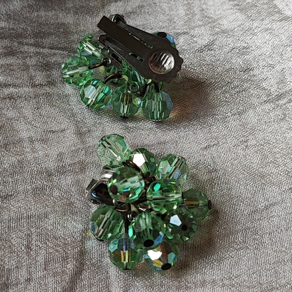 Peridot Green Aurora Borealis Glass Silver Tone Clip Vintage Earrings Austrian - Picture 3 of 8